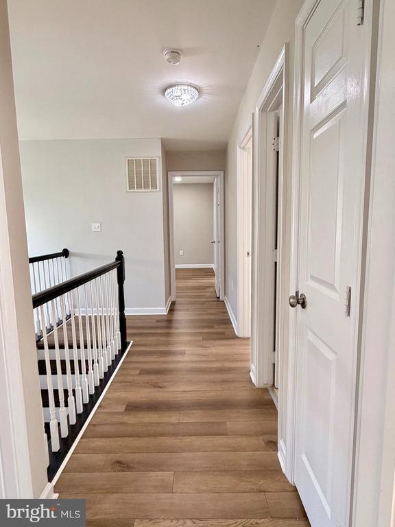 Building Photo - 33 Christopher Way