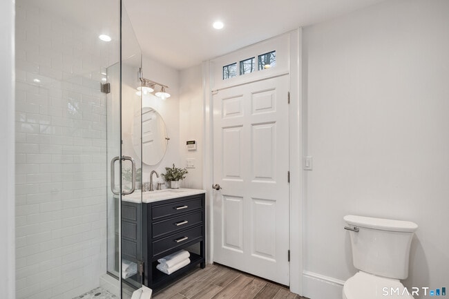 Building Photo - 1421 Oenoke Ridge