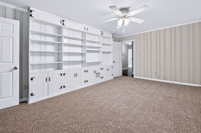 Building Photo - 1380 Ivywood Dr