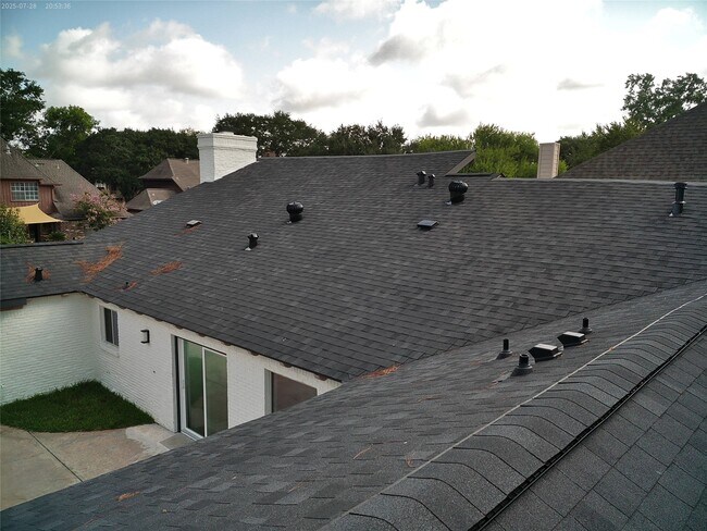 Building Photo - 3006 Golden Hills Ln