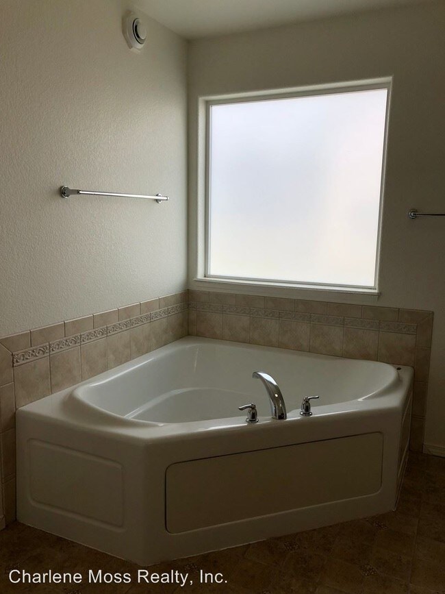 Building Photo - 13940 E Jersey Loop