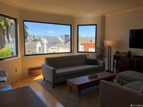 Building Photo - "Charming 1-Bedroom Haven in the Heart of San Francisco – 736 Sq Ft of Urban Comfort!"