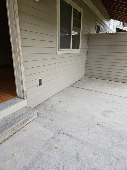 Building Photo - 2933 N 27th Ave