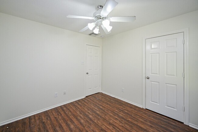 Building Photo - 7315 Windy Port Ln