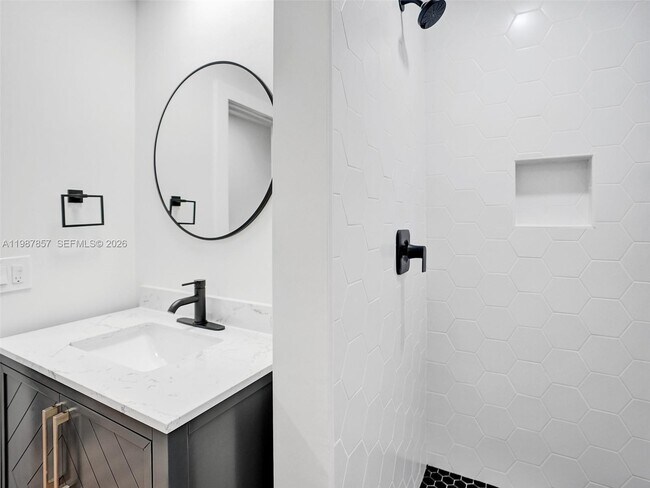 Building Photo - 932 Mandarin Isle