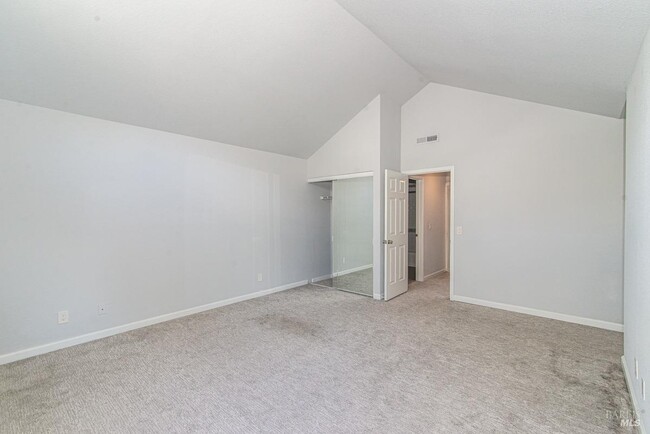 Building Photo - 23 Baypoint Dr