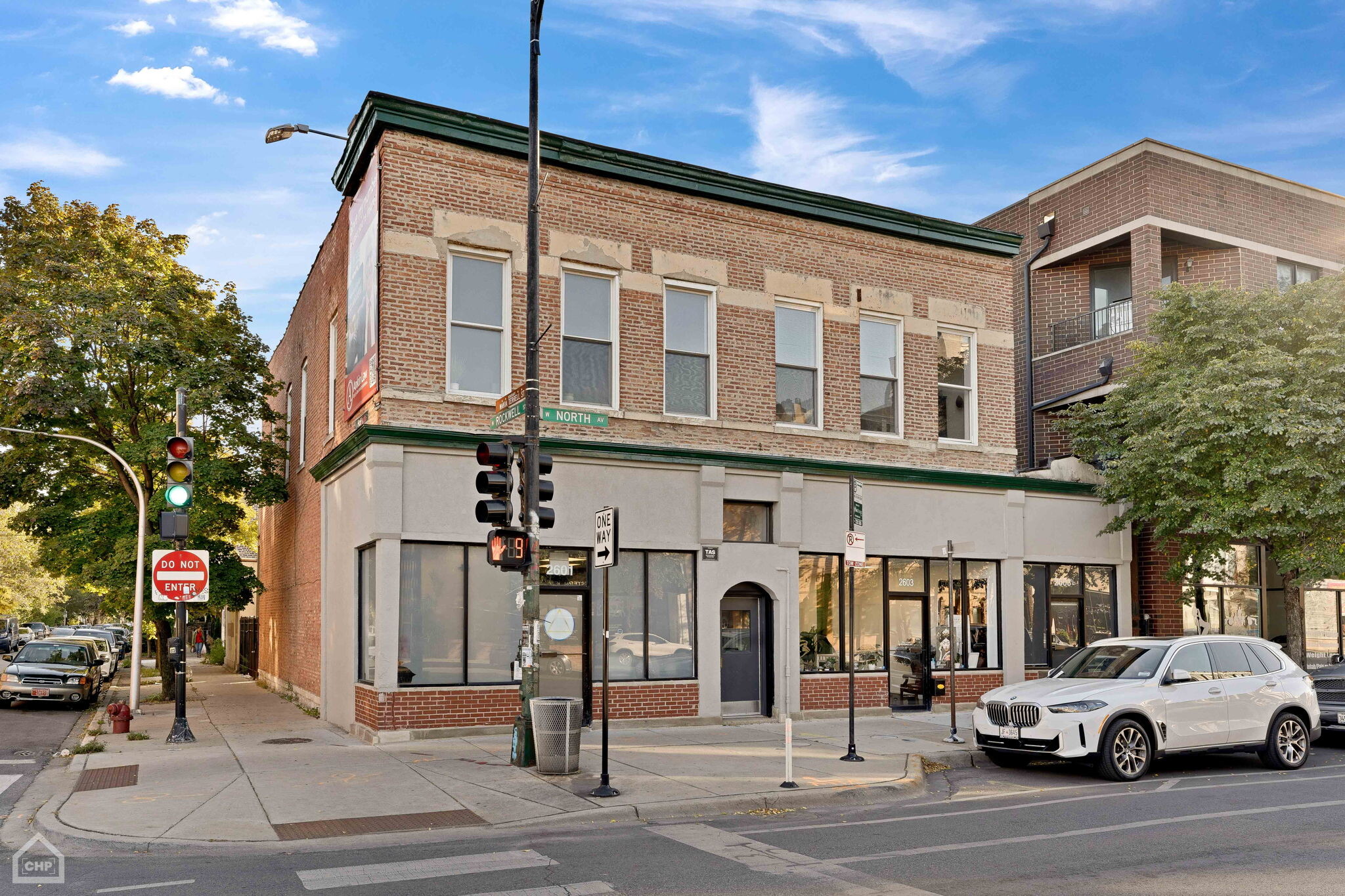 Building Photo - 2601 W North Ave