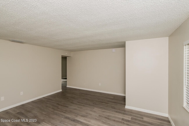 Building Photo - 486 Catalina Ave