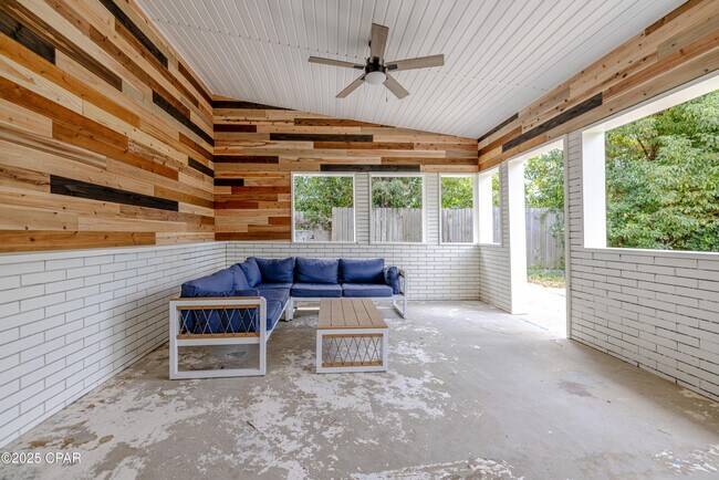 Building Photo - 1207 Buena Vista Blvd