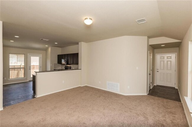 Building Photo - 12912 Tinker St