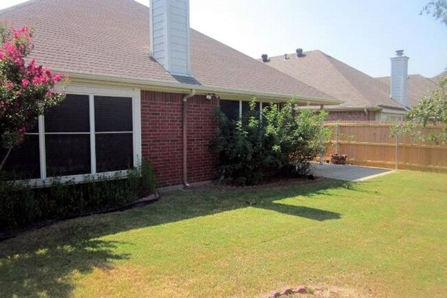Building Photo - 2029 Oak Manor Dr