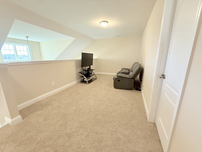 Building Photo - 15 Old Montague Way