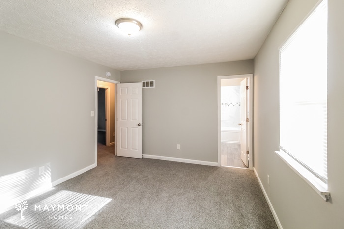 Building Photo - 9046 Southcrest Ct