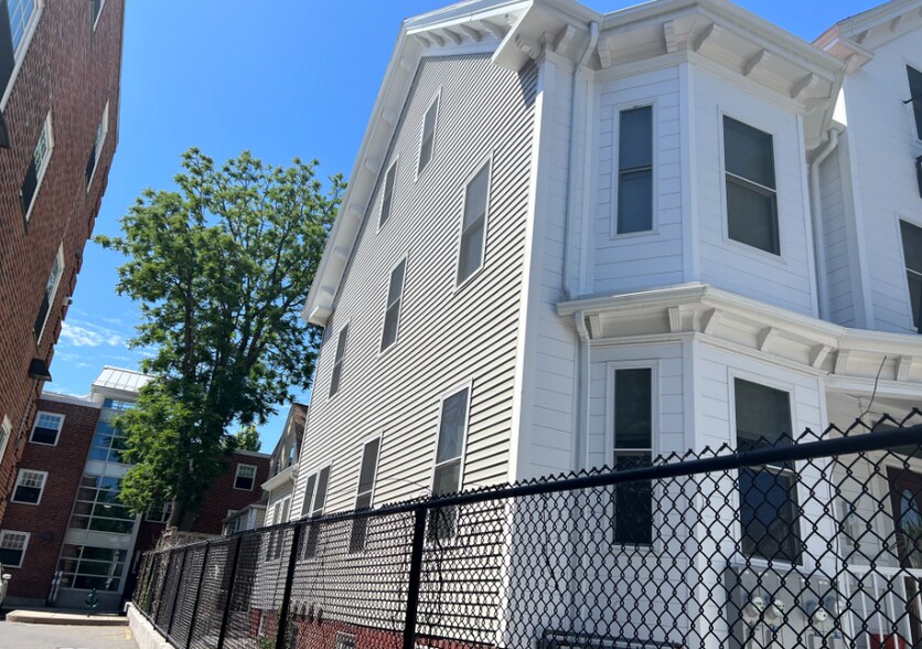 Building Photo - 141 Prospect St