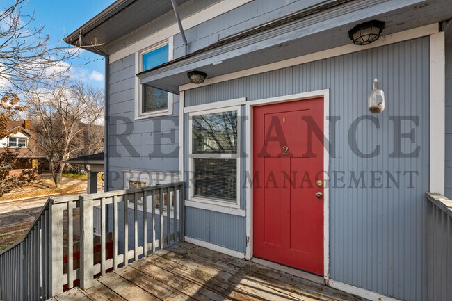 Building Photo - 3321 E Victor St