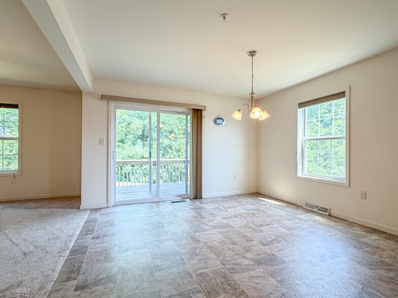 Building Photo - 271 Wildflower Dr