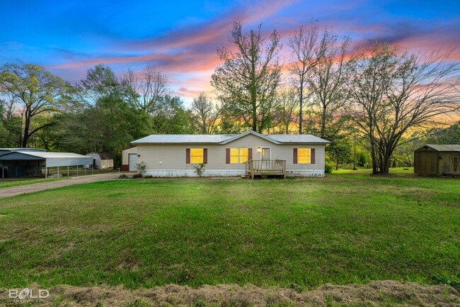 Primary Photo - Log Cabin Style Double Wide in Waskom