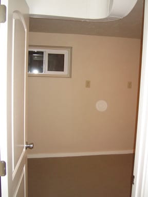 Building Photo - 2 Bedroom Duplex Apartment near Green Lake!