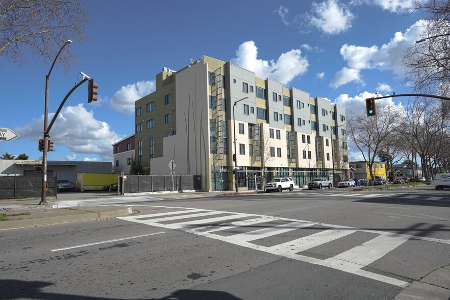 Building Photo - 2747 San Pablo Ave