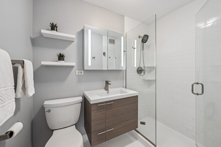 Building Photo - 1360 N Sandburg Ter