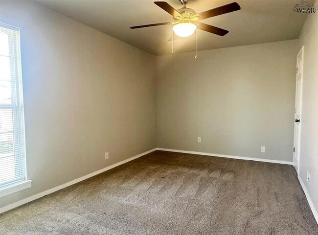 Building Photo - 3016 Stearns Ave