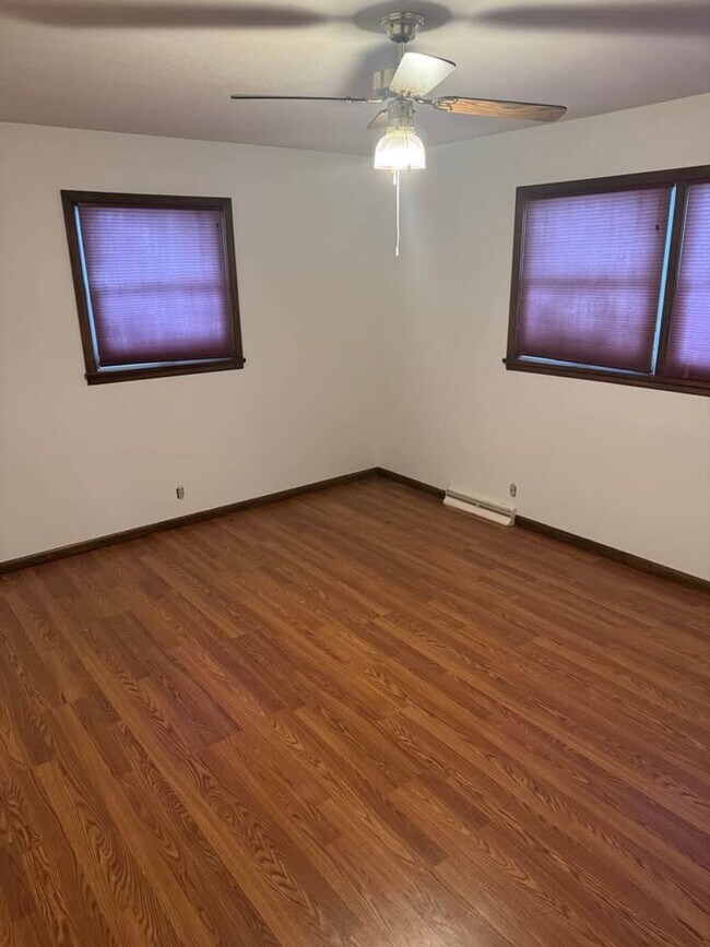 Building Photo - House for Rent