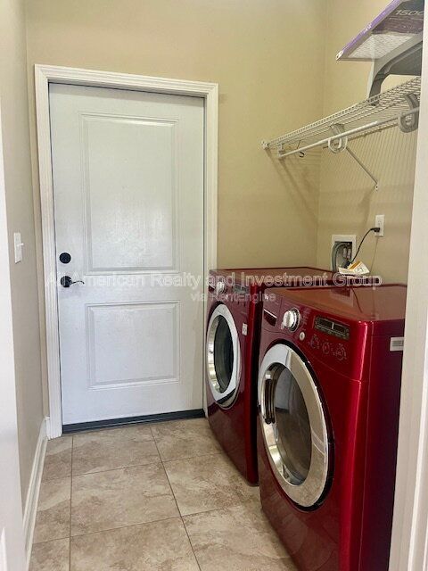 Building Photo - 518 Lakeview St