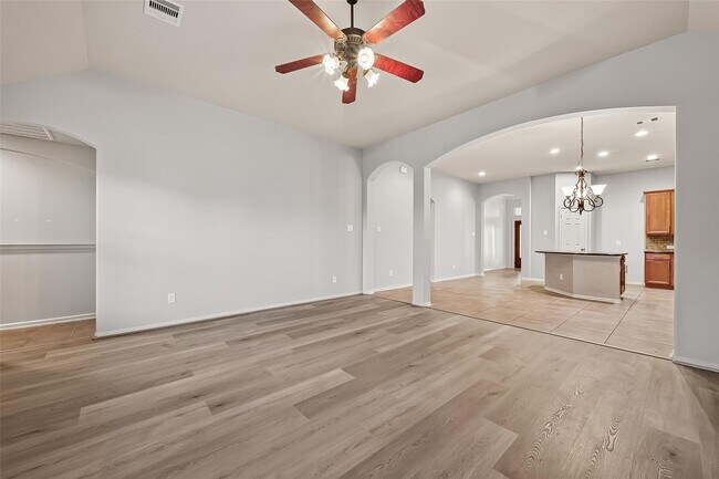 Building Photo - 28207 Chalet Park Dr