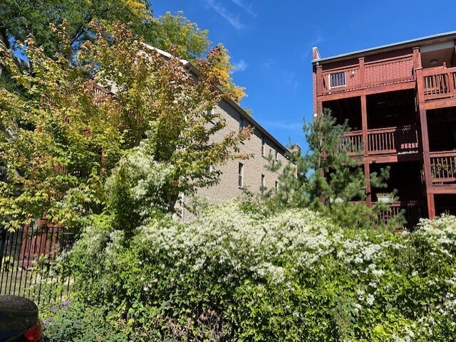 Building Photo - 5941 W Corcoran Plz