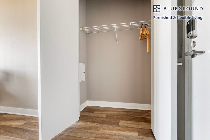 Building Photo - 505 N State St