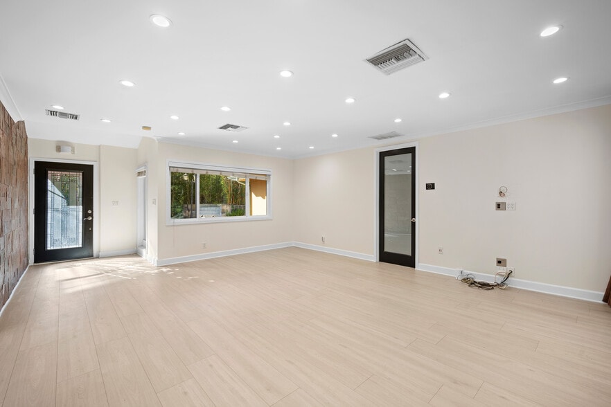 Building Photo - 1544 Golf Club Dr