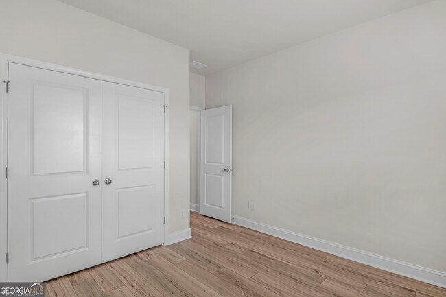 Building Photo - 340 Dendron Dr