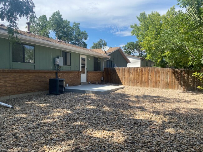 Building Photo - 9120-9122 Osceola St