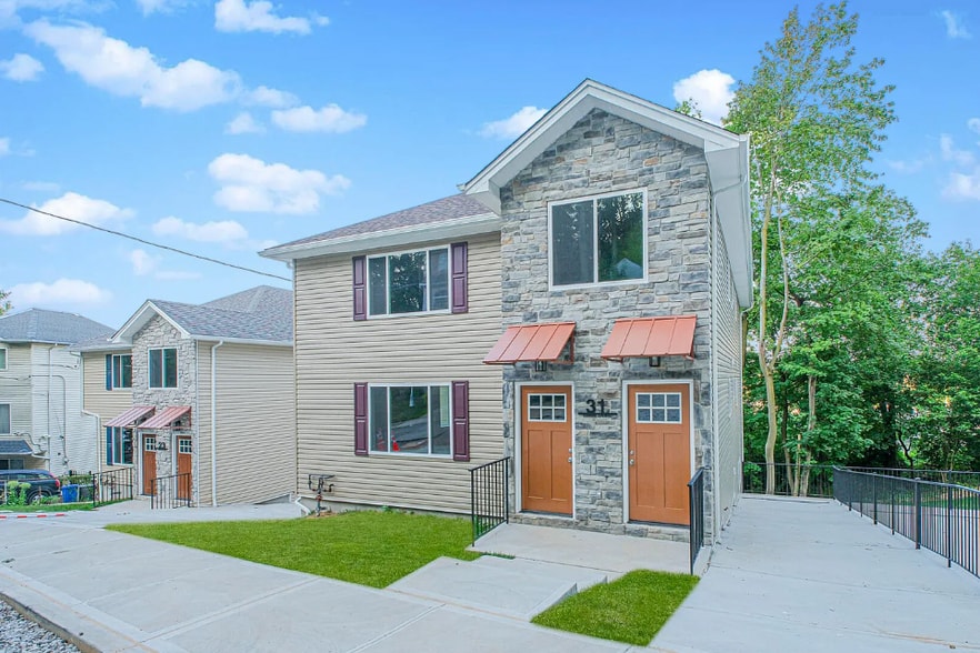 Building Photo - 17 Cunard Ave