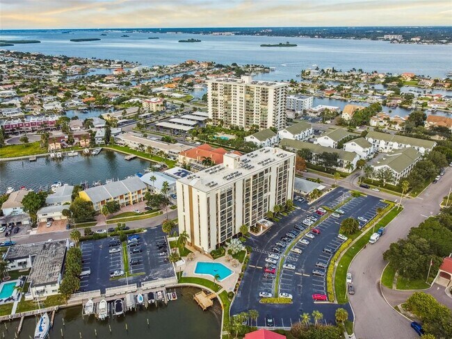 Building Photo - 255 Dolphin Point