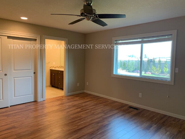 Building Photo - Stunning Ranch-Style Home in Up-and-Coming Hillsboro