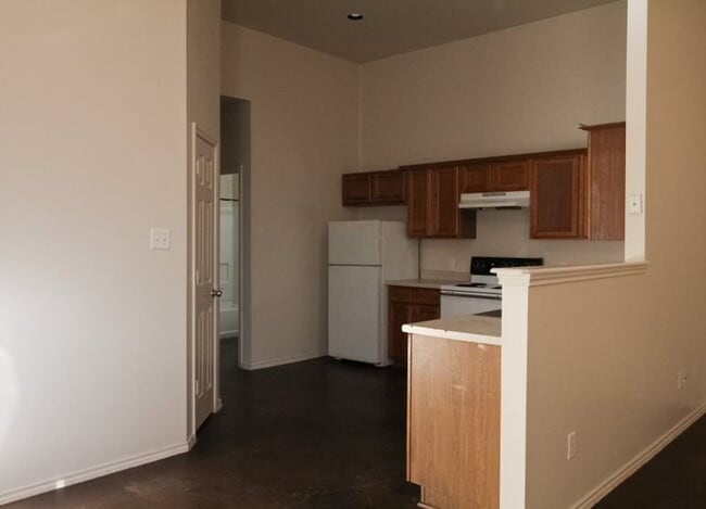 Building Photo - 7219 Golf Way