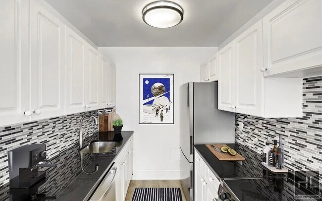 Building Photo - LEXINGTON AVENUE