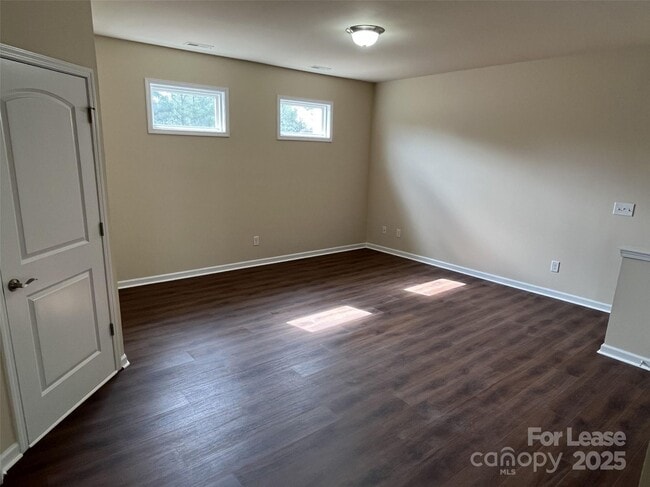 Building Photo - 2207 Eversham Dr NW