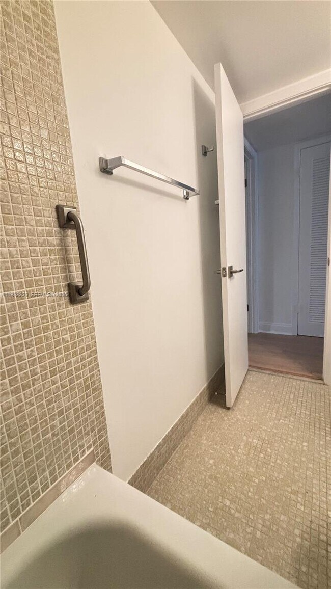 Building Photo - 62 Andover C