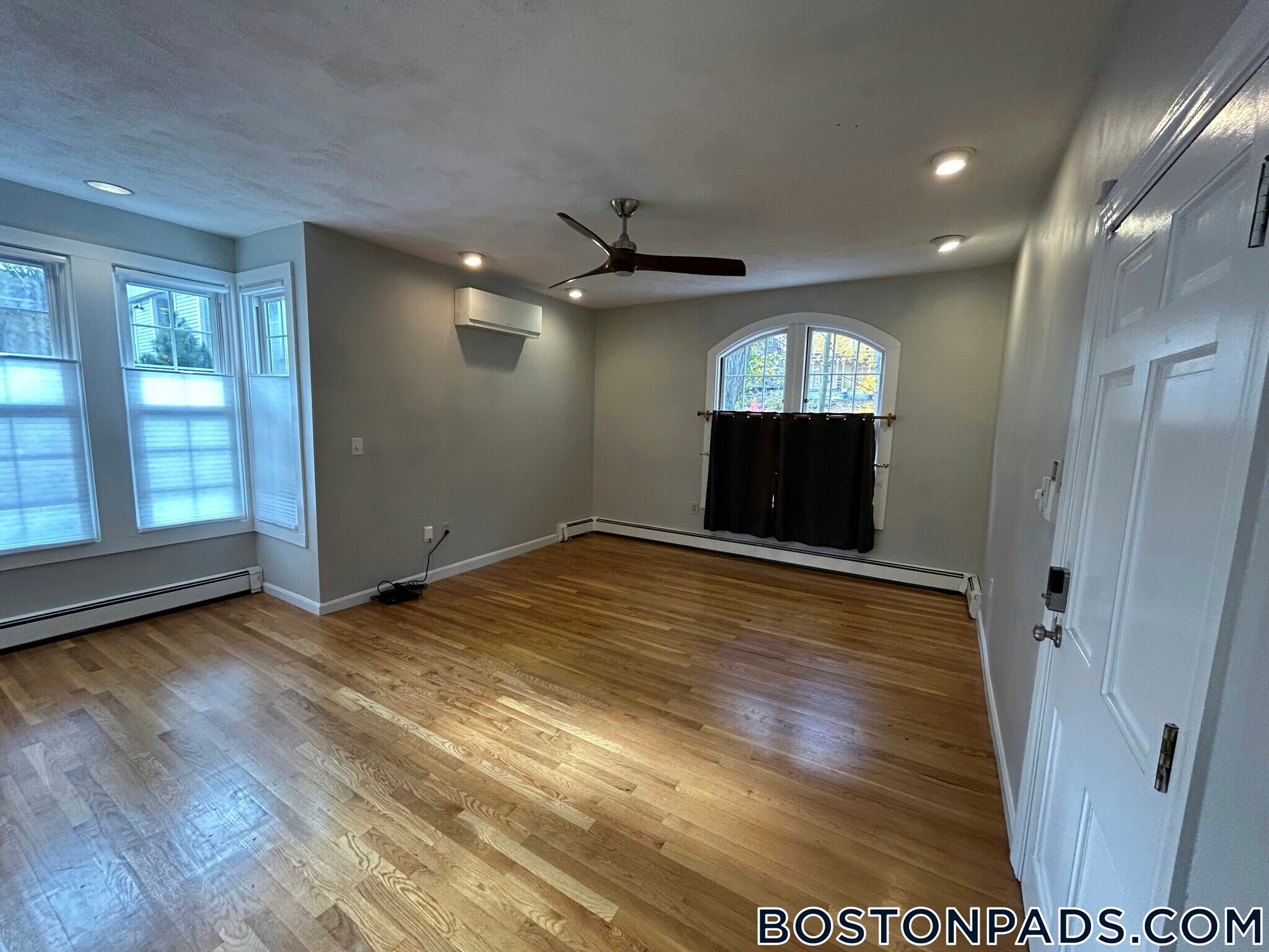 Building Photo - 120 Highland St