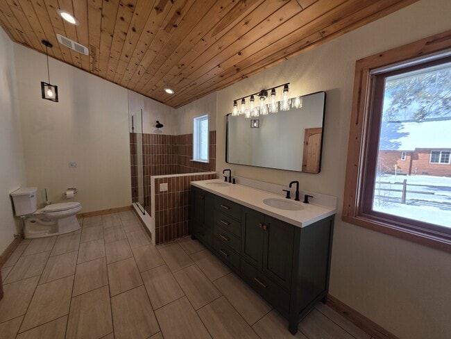 Building Photo - 65 Bunker Ct