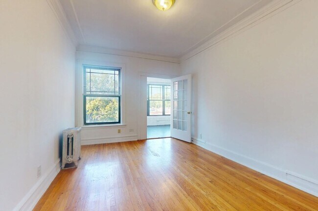Floorplan - 5300-5308 S. Greenwood Avenue