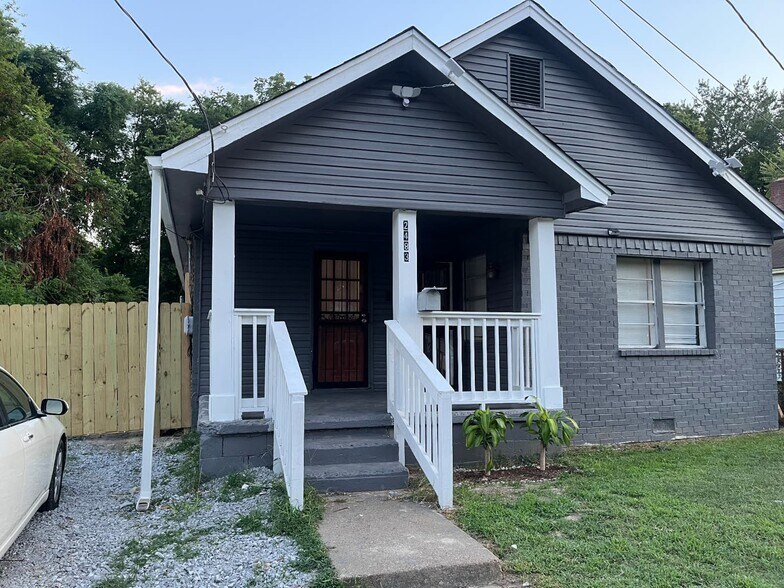 Primary Photo - 2483 Vandale Ave