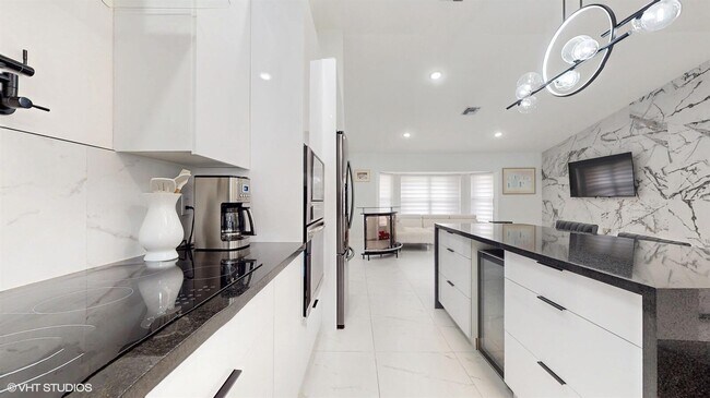 Building Photo - 13947 Geranium Pl