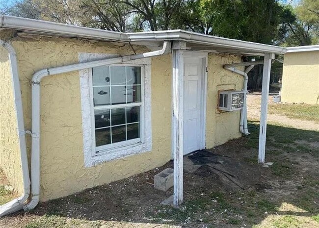 Building Photo - 9411 Goldenrod Rd