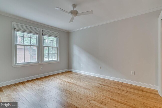 Building Photo - 610 Bashford Ln