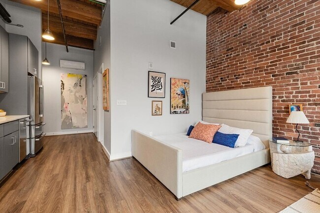 Building Photo - 63 Melcher St