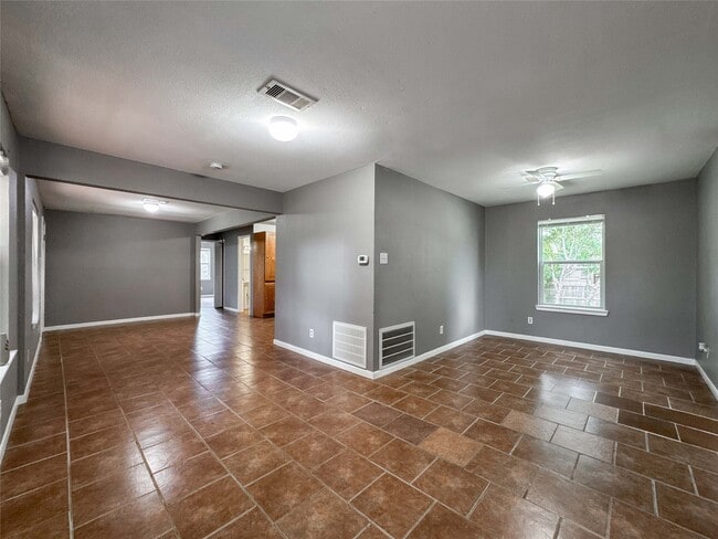 Building Photo - 4717 Heron St