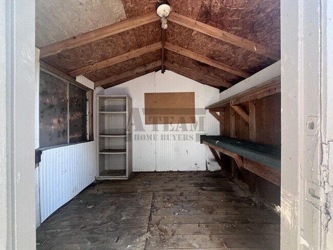 Building Photo - Beautifully updated 3-bedroom, 2-bath home
